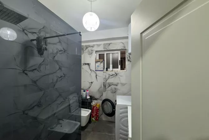 Shtepi ne shitje Apartament ne Tirane, 2+1, Mobilimi E mobiluar, Pagesa 155,000  Euro.