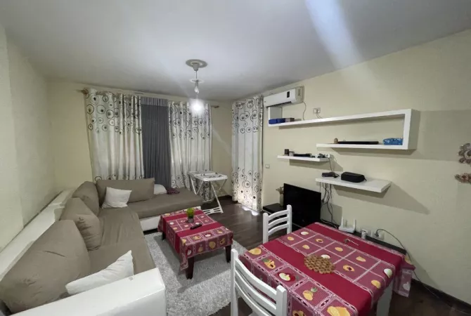 Shtepi me qera 1+1 ne Tirane - 55,000 Leke