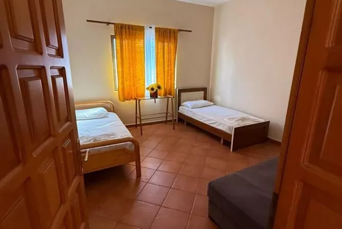 Shtepi me qera 2+1 ne Tirane - 45,000 Leke