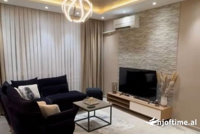 Shtepi me qera 2+1 ne Tirane - 900 Euro