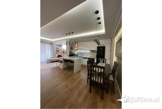 Shtepi me qera 2+1 ne Tirane - 700 Euro