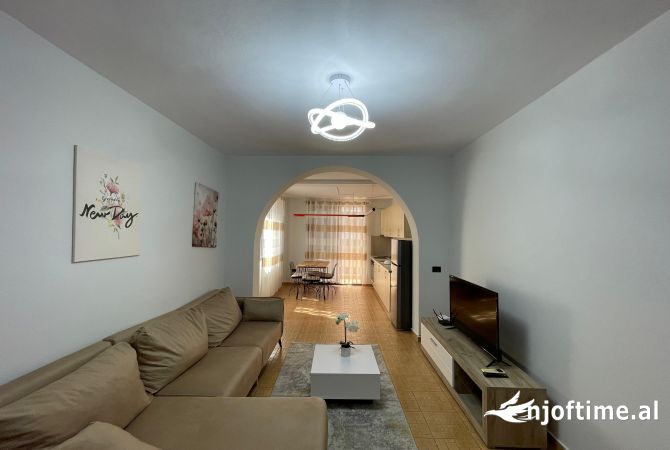 Shtepi me qera 2+1 ne Tirane - 800 Euro
