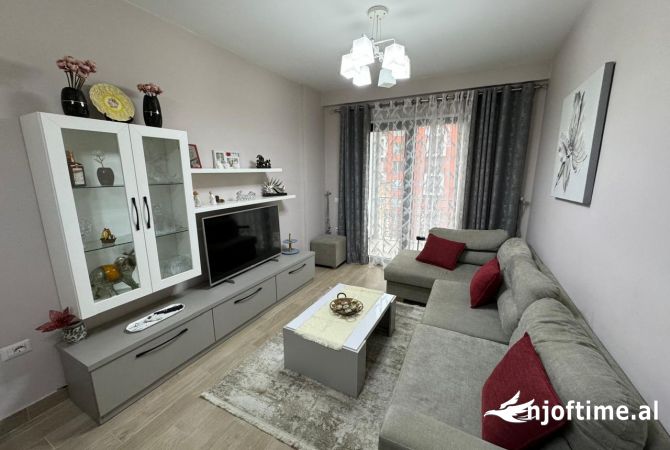 Shtepi me qera 2+1 ne Tirane - 650 Euro