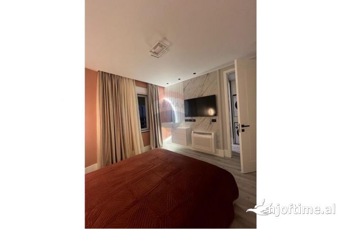 Shtepi me qera 2+1 ne Tirane - 2,000 Euro