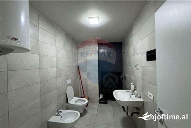 Ambient biznesi me qera 3+1 ne Tirane - 500 Euro