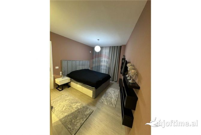 Shtepi ne shitje Apartament ne Tirane, 2+1, Mobilimi E mobiluar, Pagesa 219,000  Euro.