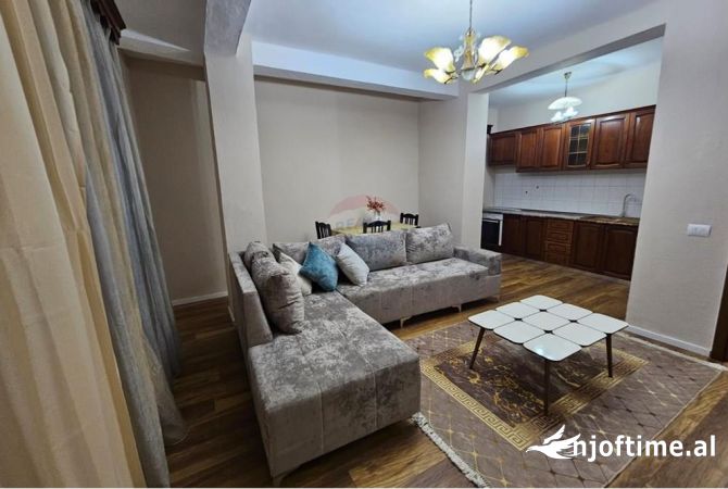 Shtepi me qera 2+1 ne Tirane - 750 Euro