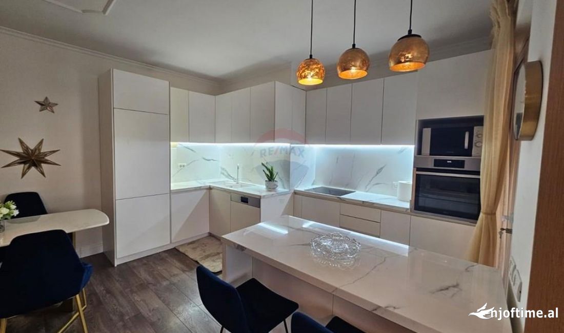 Shtepi me qera Apartament ne Tirane, 2+1, Mobilimi E mobiluar, Pagesa 1,200  Euro.