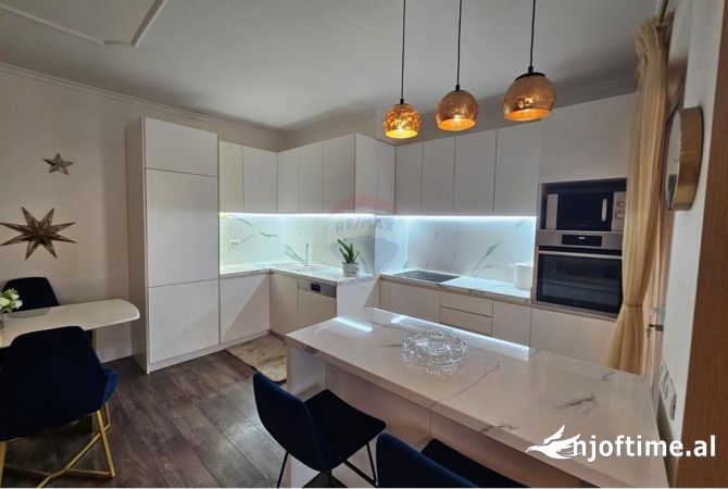 Shtepi me qera 2+1 ne Tirane - 1,200 Euro