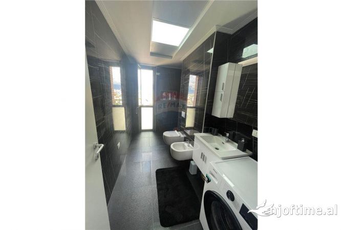 Shtepi me qera 2+1 ne Tirane - 750 Euro