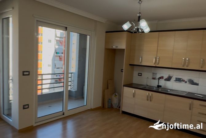 Shtepi me qera 2+1 ne Tirane - 500 Euro