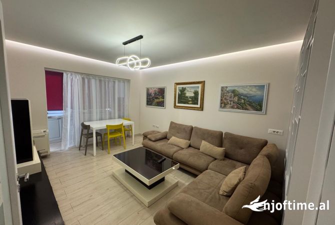 Shtepi me qera 2+1 ne Tirane - 650 Euro