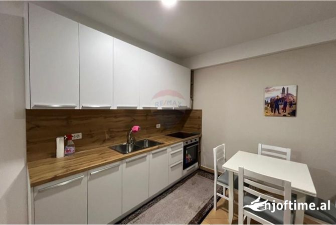 Shtepi me qera 2+1 ne Tirane - 750 Euro