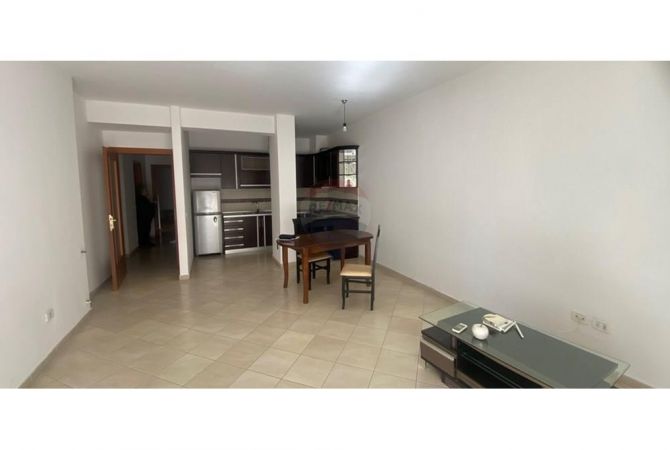 Business Property for Rent 3+1 in Tirana - 550 Euro