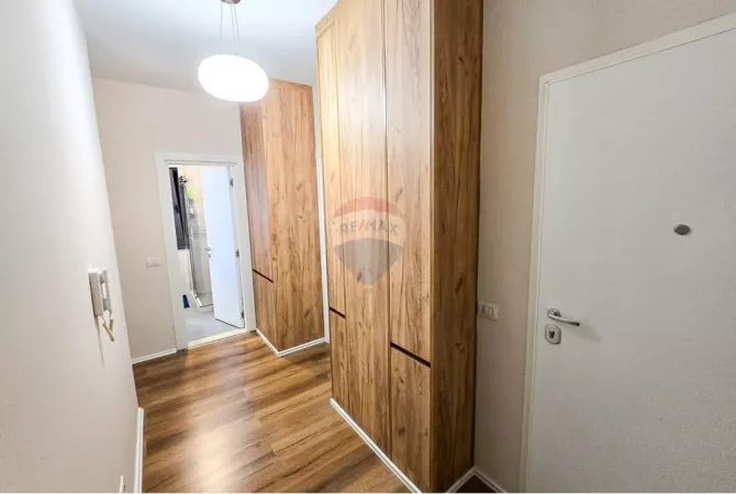 Shtepi me qera 2+1 ne Tirane - 800 Euro