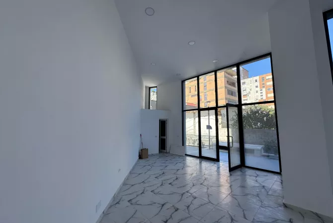 Business Property for Rent 1+1 in Tirana - 1,000 Euro