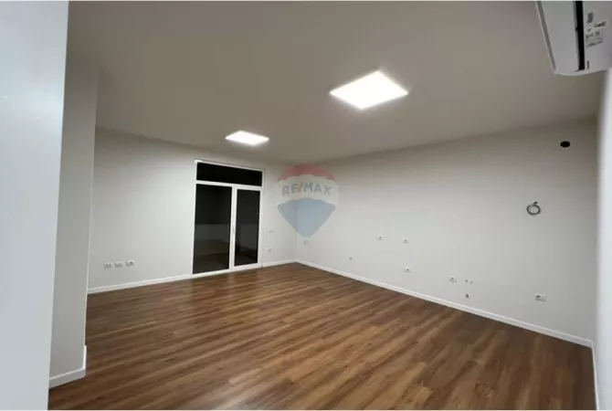 Business Property for Rent 3+1 in Tirana - 1,600 Euro