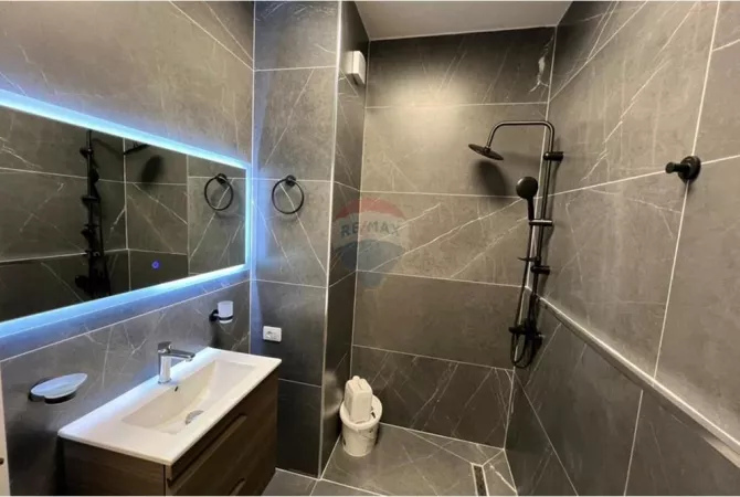 Business Property for Rent 3+1 in Tirana - 1,600 Euro