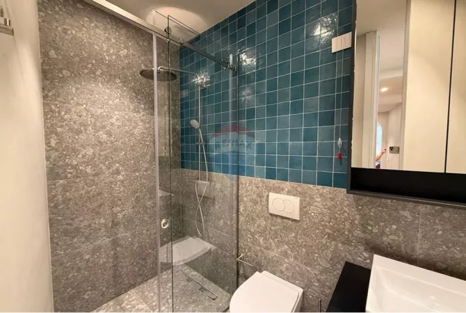 Shtepi me qera 2+1 ne Tirane - 2,500 Euro
