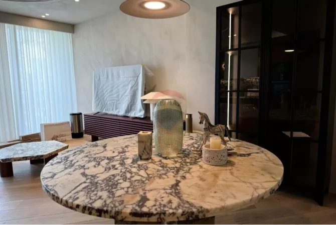 Shtepi me qera 2+1 ne Tirane - 2,500 Euro