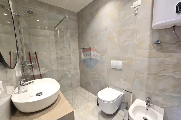 Apartment for rent in Tirana 2+1, Emty