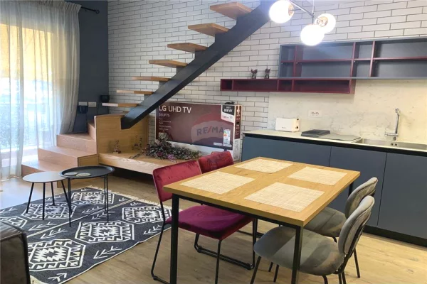 Shtepi me qera 1+1 ne Tirane - 900 Euro