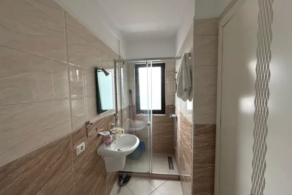 Shtepi me qera 1+1 ne Tirane - 600 Euro