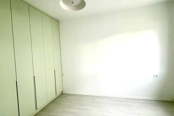 Shtepi me qera 2+1 ne Tirane - 550 Euro