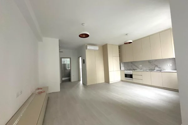 Shtepi me qera 2+1 ne Tirane - 550 Euro