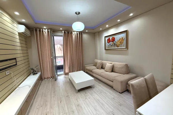 Shtepi me qera 2+1 ne Tirane - 650 Euro