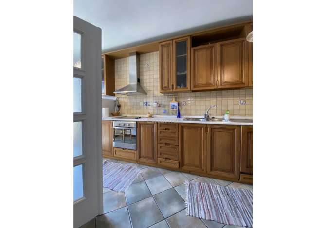 Shtepi me qera 2+1 ne Tirane - 650 Euro