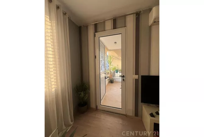 Shtepi me qera Apartament ne Tirane, 1+1, Mobilimi E mobiluar, Pagesa 500  Euro.