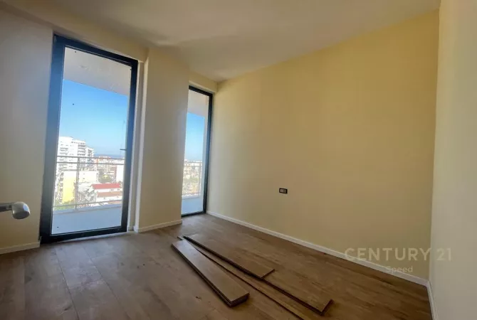 Ambient biznesi me qera 3+1 ne Tirane - 750 Euro