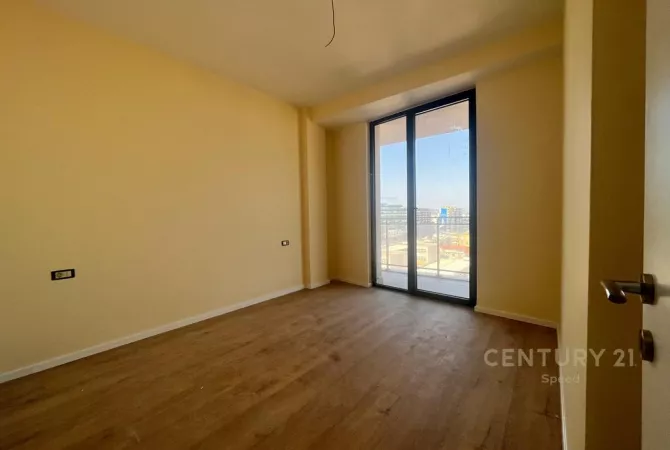 Business Property for Rent 3+1 in Tirana - 750 Euro