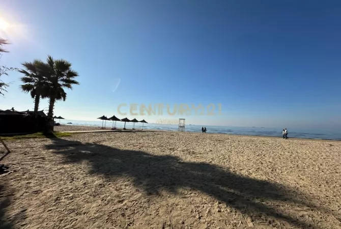 Ambient biznesi me qera 5+1 ne Durres - 3,350 Euro