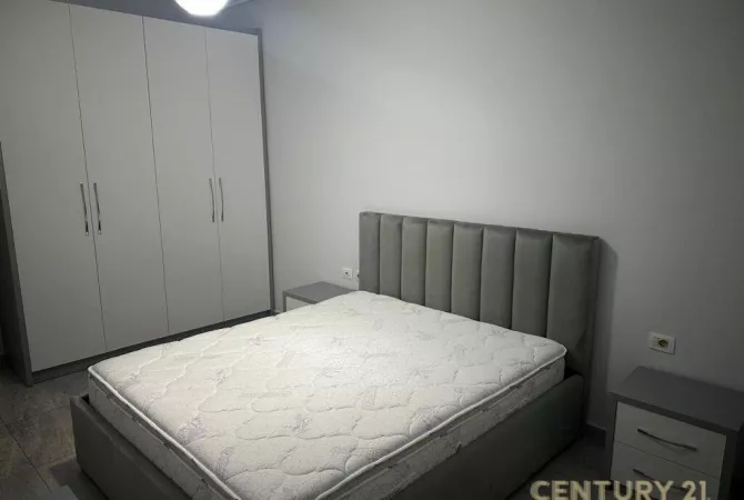 Shtepi me qera Apartament ne Tirane, 2+1, Mobilimi E mobiluar, Pagesa 700  Euro.