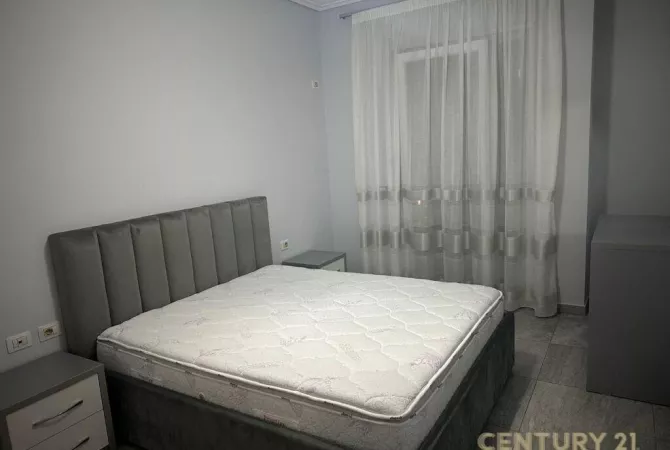 Shtepi me qera Apartament ne Tirane, 2+1, Mobilimi E mobiluar, Pagesa 700  Euro.