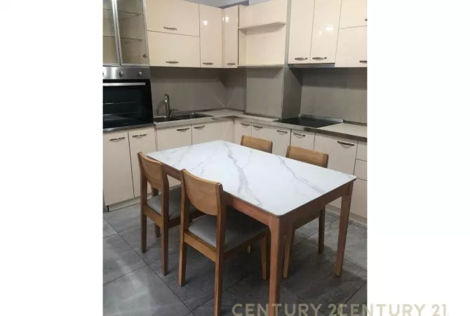 Shtepi me qera Apartament ne Tirane, 2+1, Mobilimi E mobiluar, Pagesa 700  Euro.