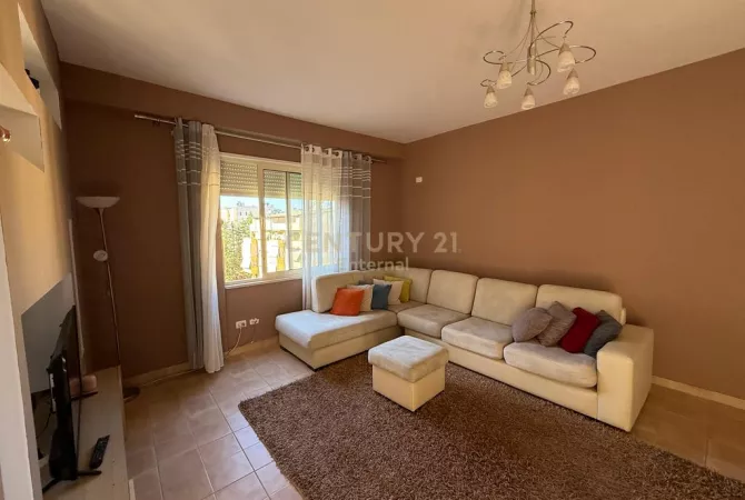 Shtepi me qera 2+1 ne Tirane - 650 Euro