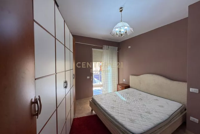 Shtepi me qera Apartament ne Tirane, 2+1, Mobilimi E mobiluar, Pagesa 650  Euro.