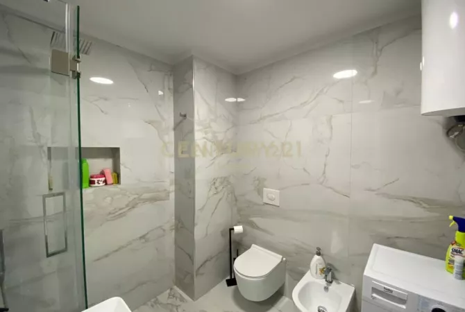 Shtepi me qera Apartament ne Tirane, 1+1, Mobilimi E mobiluar, Pagesa 600  Euro.