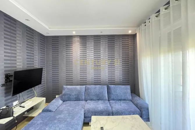 Shtepi ne shitje Apartament ne Durres, 2+1, Mobilimi E mobiluar, Pagesa 195,000  Euro.