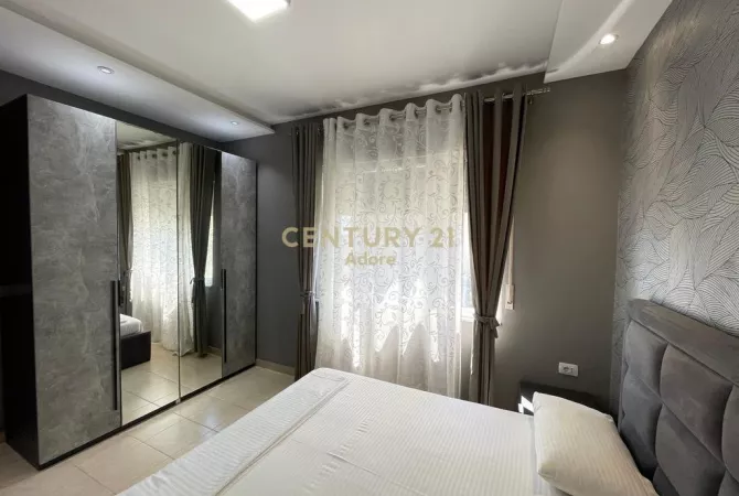 Shtepi ne shitje Apartament ne Durres, 2+1, Mobilimi E mobiluar, Pagesa 195,000  Euro.