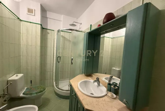 Shtepi me qera Apartament ne Tirane, 2+1, Mobilimi E mobiluar, Pagesa 650  Euro.