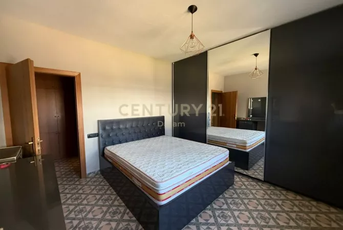 Shtepi me qera Apartament ne Tirane, 2+1, Mobilimi E mobiluar, Pagesa 650  Euro.