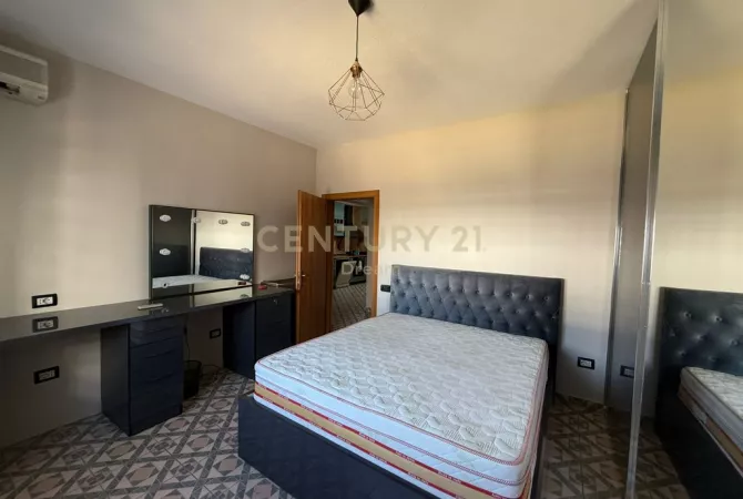 Shtepi me qera Apartament ne Tirane, 2+1, Mobilimi E mobiluar, Pagesa 650  Euro.