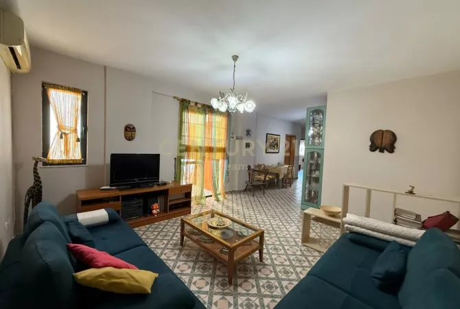 Shtepi me qera 2+1 ne Tirane - 650 Euro