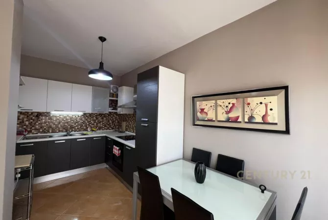 Shtepi me qera 2+1 ne Tirane - 600 Euro