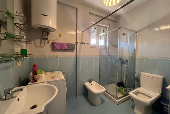 Shtepi me qera Apartament ne Tirane, 2+1, Mobilimi E mobiluar, Pagesa 600  Euro.