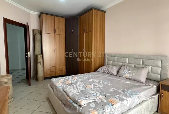 Shtepi ne shitje Apartament ne Tirane, 2+1, Mobilimi E mobiluar, Pagesa 147,000  Euro.
